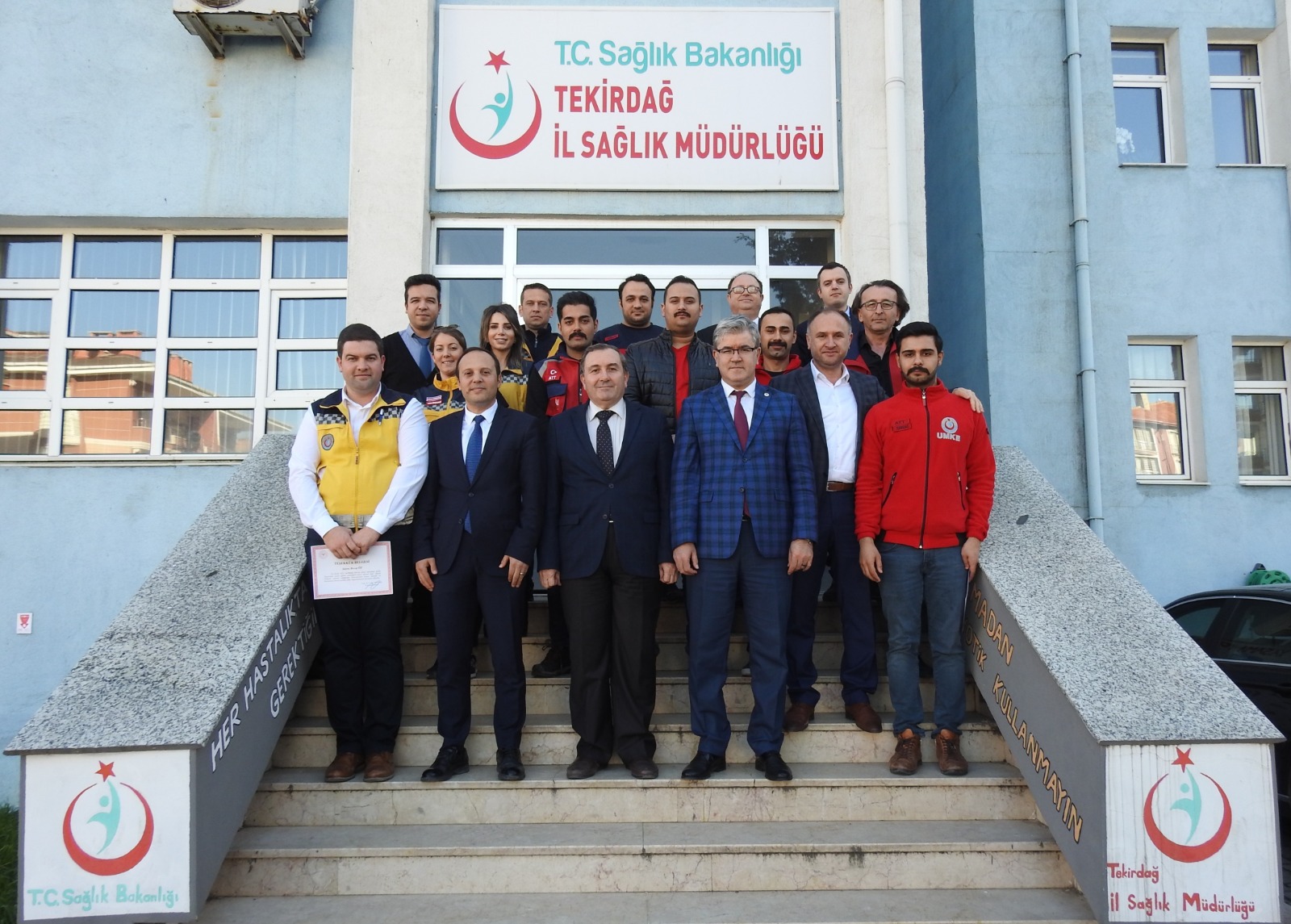 112 Acil Sağlık Hizmetleri ve UMKE Personellerine Teşekkür Belgesi Töreni Düzenlendi