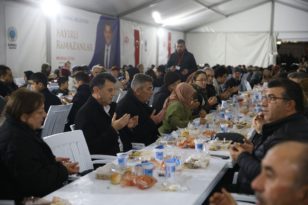 Eski Belediye Meydanı’na Kurulan İftar Çadırında Ramazan Ayı Boyunca İftar Yemeği Verilecek
