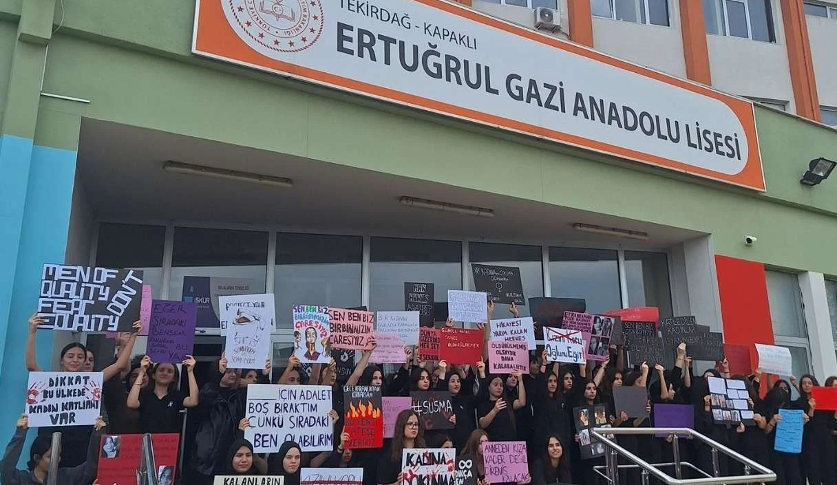 Kapaklı Ertuğrul Gazi Anadolu Lisesi öğrencilerinden Kadın Cinayetlerine Tepki