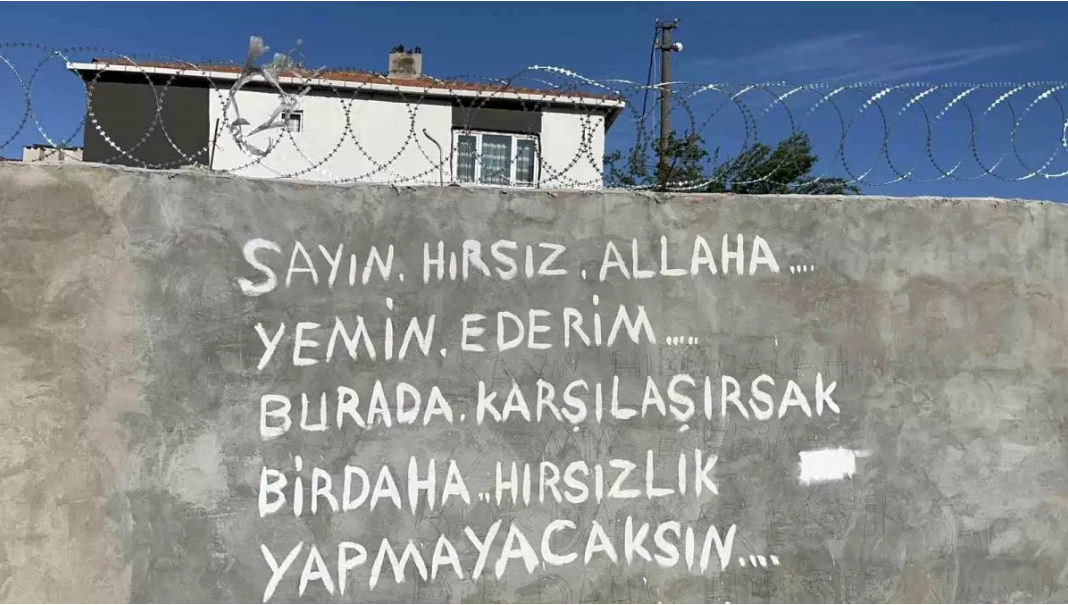 Hırsızlık Tepkisi Duvar Yazısıyla Geldi