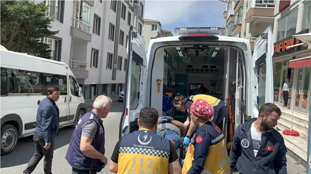 1,5 metre yükseklikten düşen işçi yaralandı