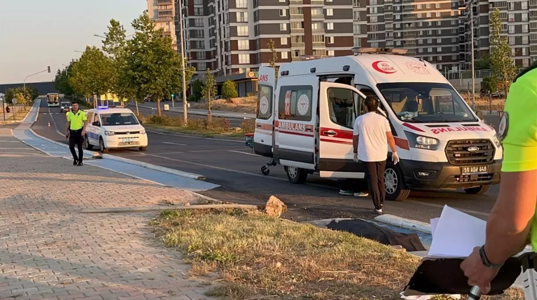 Uyarı levhasına çarpan 14 yaşındaki Azra hayatını kaybetti