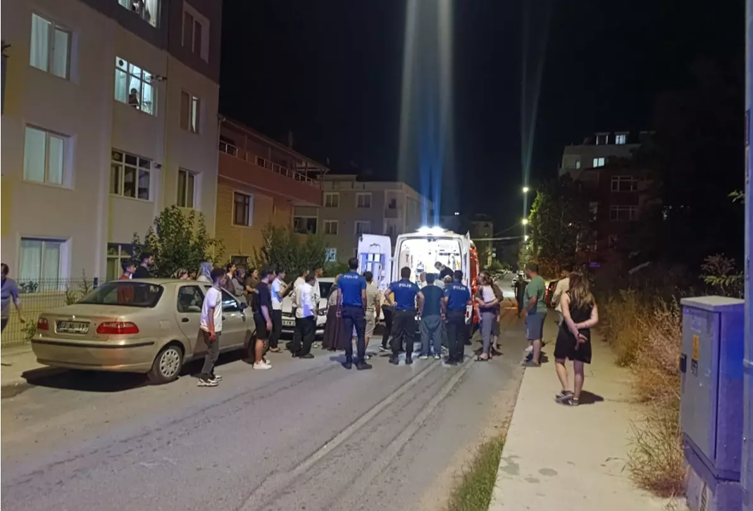 Feci Olay: 12 Yaşındaki Çocuk 3. Kattan Beton Zemine Düştü