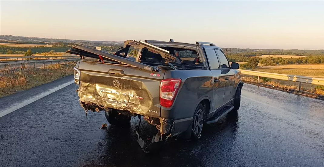 Çerkezköy’de Feci Kaza: Otomobil Pikaba Çarptı, Sürücü Hayatını Kaybetti