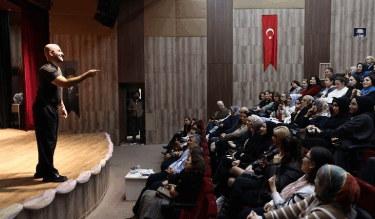 Kapaklı’da 25 Kasım’a Özel Söyleşi Düzenlendi