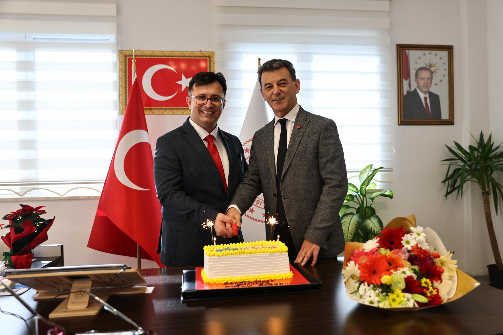 Eğitimde Vefa: Başkan Çetin, Öğretmenler Günü’nde Halil Vardı’yı Ziyaret Etti