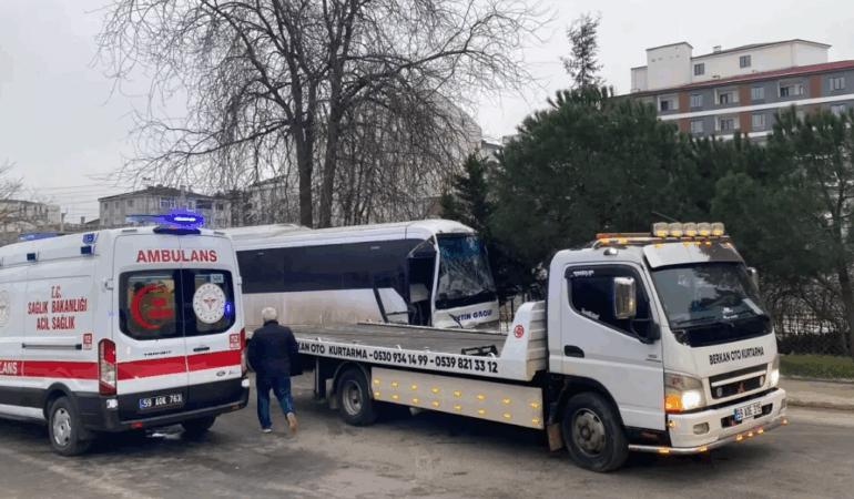 Çerkezköy’de İşçi Servisleri Çarpıştı: 19 Yaralı