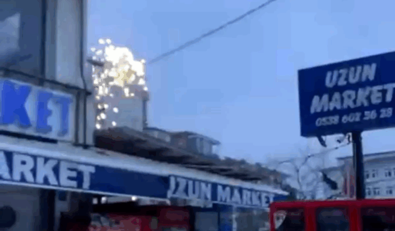 Çerkezköy’de Elektrik Tellerinden Çıkan Kıvılcımlar Korku Yarattı