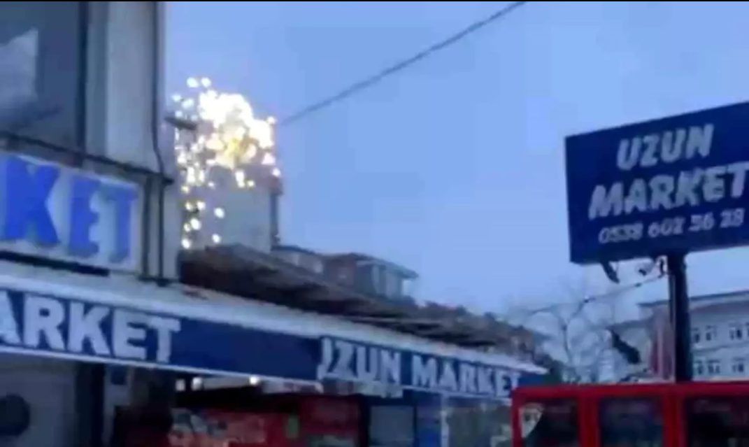 Çerkezköy’de Elektrik Tellerinden Çıkan Kıvılcımlar Korku Yarattı