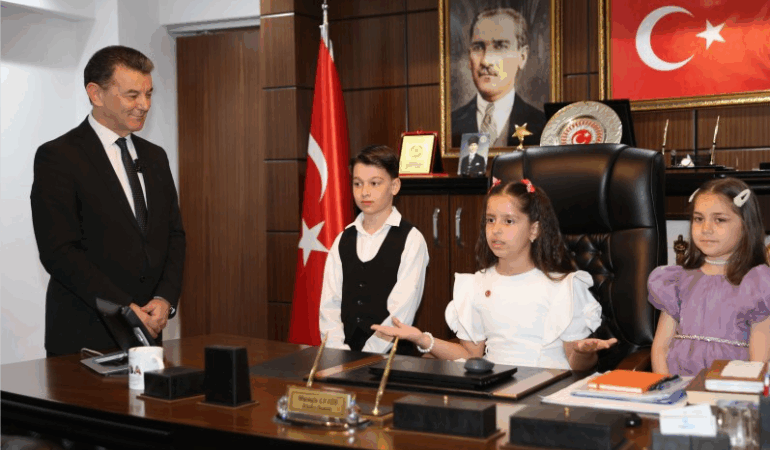 Başkan Çetin, 23 Nisan’da Makamını Çocuklara Bıraktı