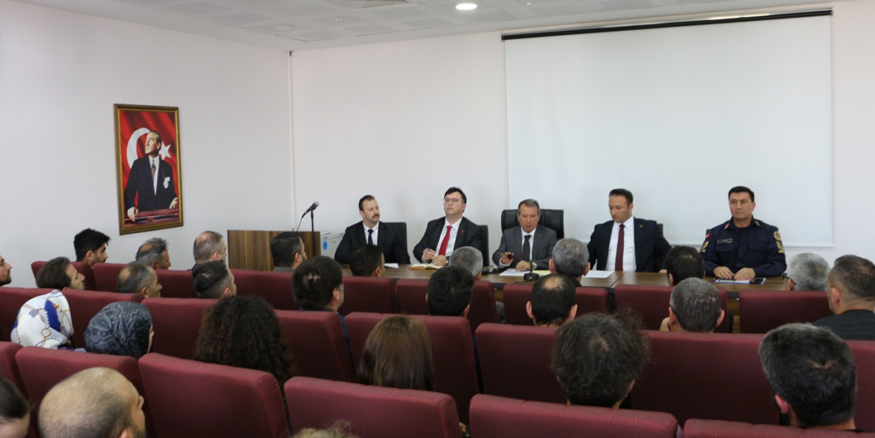 KAYMAKAM GÜRDAL BAŞKANLIĞINDA OKUL GÜVENLİĞİ TOPLANTISI GERÇEKLEŞTİRİLDİ