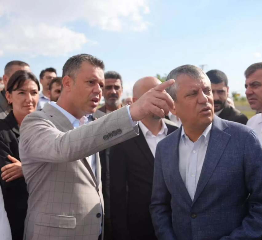 ÖZGÜR ÖZEL ÇORLU CEZAEVİNDE DENİZ GÖKTAŞ’I ZİYARET ETTİ